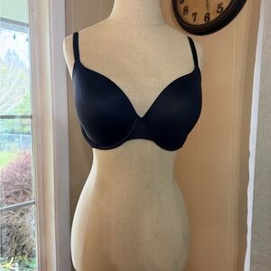 Skims Black Underwire T-Shirt Bra